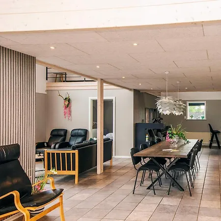 Lush In Henne Ferienhaus